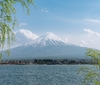日本富士山“初冠雪”今年又迟到